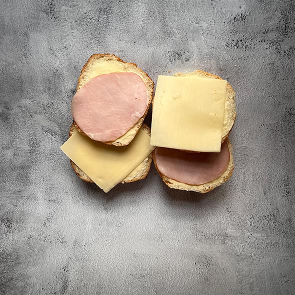 Rundstykker med smør & pålæg